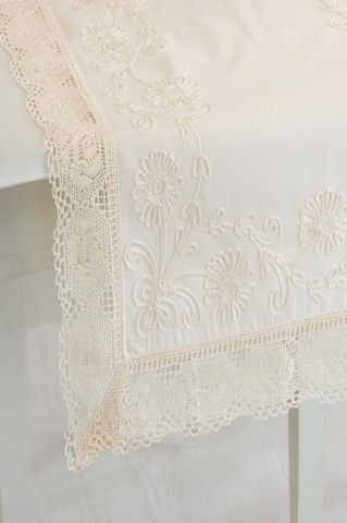 Buldan Kumaşı Dantelli İplik İşlemeli Runner